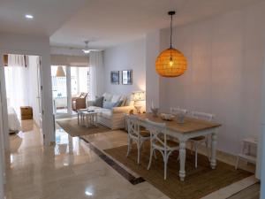 Posezení v ubytování Suitur Milenium apartamento Marbella playa Venus