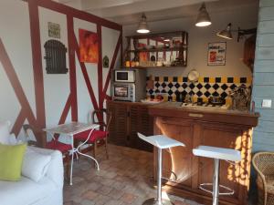 Photo de la galerie de l'établissement Charmant gîte duplex du bon accueil, à Trôo