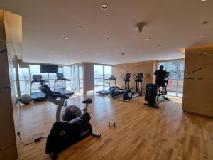 Ảnh trong thư viện ảnh của Immaculate 1BR apartment at Carson C ở Dubai