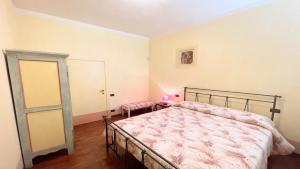 Fotografia z galérie ubytovania Spoleto storico spacious city house - car unnecessary - wifi - sleeps 10 v destinácii Spoleto