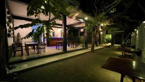 Sea Pink Residence Bentotaにあるレストランまたは飲食店