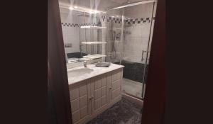 Kúpeľňa v ubytovaní Larix Cervinia apartment Vda Vacanze in Vetta - CIR 0322