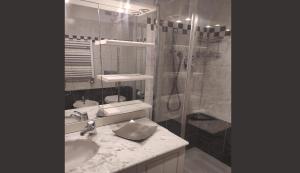 Kúpeľňa v ubytovaní Larix Cervinia apartment Vda Vacanze in Vetta - CIR 0322
