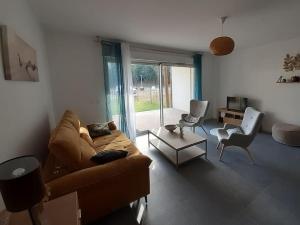 Posedenie v ubytovaní Dune Blanche 300 m de l'Océan, appartement neuf 6 personnes