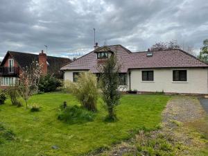 Κήπος έξω από το Green Bank