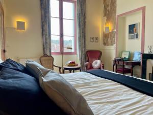 Postel nebo postele na pokoji v ubytování Villa Vallière bed&breakfast + 43 fotografií