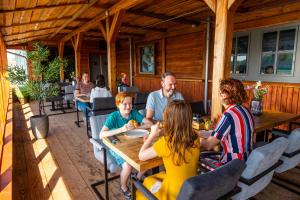 Hosté ubytování EuroParcs De IJssel Eilanden + 23 fotografií