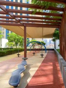 Imagen de la galería de HiGuests - Elegant Apt With Terrace Minutes from Burj Khalifa, en Dubái