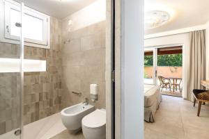 A bathroom at Hotel Club Saraceno - Bovis Hotels