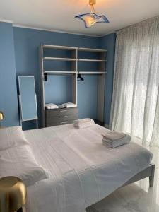A bed or beds in a room at DIZETA Suite and Apartment Még 37 kép