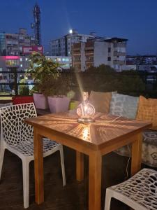 Un balcón o terraza en The Rooftop Hostel