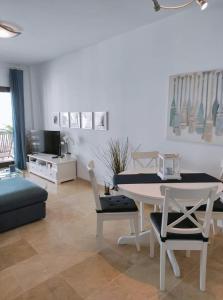 Posezení v ubytování Duquesa 5210 Beach Side Paradise + 48 fotografií