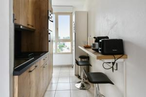 Dapur atau dapur kecil di Nice studio with terrace in Montpellier - Welkeys