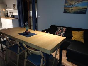 Kuchyňa alebo kuchynka v ubytovaní Dom Mazurska Apartamenty
