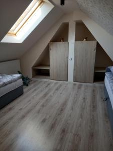 Posteľ alebo postele v izbe v ubytovaní Apartament 6 osobowy Pasternik