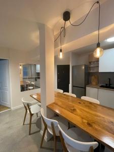 Kuchyň nebo kuchyňský kout v ubytování Apartament Mony + 20 fotografií