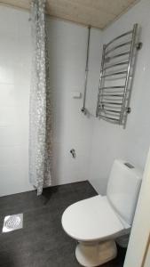 Rauma City Apartments tesisinde bir banyo