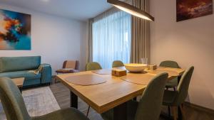 Et opholdsområde på Charming family condo in Silver Mountain