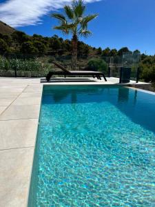 Bazén v ubytovaní Sea Hills semidetached Luxury Villa alebo v jeho blízkosti