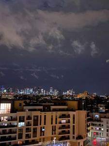 Výhľad na mesto Colombes alebo výhľad na mesto priamo z apartmánu
