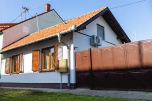 Budova, v ktorej sa apartmán nachádza