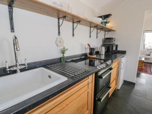 Dapur atau dapur kecil di Cwch Gwenyn +24 gambar