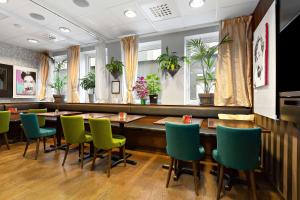 TV a/nebo společenská místnost v ubytování Best Western Hotel Akersberga