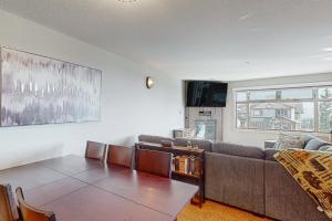 Μια τηλεόραση ή/και κέντρο ψυχαγωγίας στο Raven 107