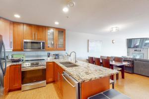 Η κουζίνα ή μικρή κουζίνα στο Raven 107