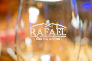 a close up of a glass of beer at Hotel Alto Verde in Termas de Río Hondo +87 photos