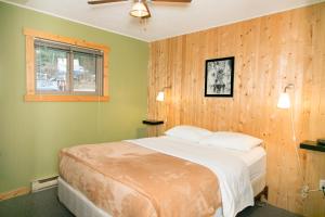 Postel nebo postele na pokoji v ubytování Lone Star Motel