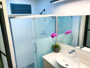 Ένα μπάνιο στο Fare To'erau - New cozy vacation home on Bora Bora +29 φωτογραφίες