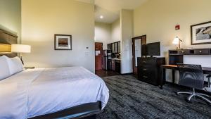 Postel nebo postele na pokoji v ubytování Staybridge Suites Laredo by IHG