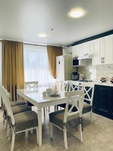 Η κουζίνα ή μικρή κουζίνα στο My Hostel Pavlodar