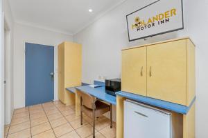 Cucina o angolo cottura di Midlander Motor Inn