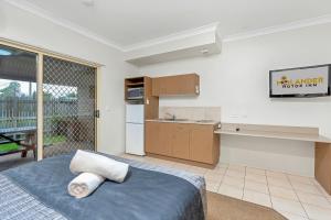 Cucina o angolo cottura di Midlander Motor Inn