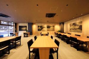 Waqoo Naritasanmonzen餐厅或其他用餐的地方