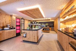Cucina o angolo cottura di 4*S Galtenberg Resort