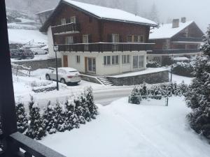 Chalet Familial l'Escapade - Les Marécottes - Swiss Alps v zimě