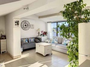 Fotografie z fotogalerie ubytování Magnifique appartement vue mer et parking privé ! v Grasse