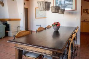 Fotografia z galérie ubytovania La vue du Roi - Detached chalet (6p). 3 bedrooms and 2 bathrooms. In the centre of Vallandry, with a beautiful view v destinácii Landry