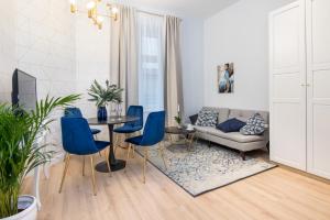 Posedenie v ubytovaní HOUSEHOST Apartment: Starowiślna Street 36/27