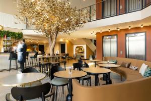 Restaurace v ubytování Novotel Paris Suresnes Longchamp
