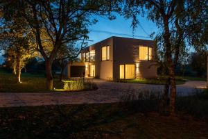 Hoone, kus villa asub