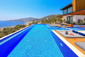 Bazén v ubytování Villa Pax - Kalkan Villa nebo v jeho okolí