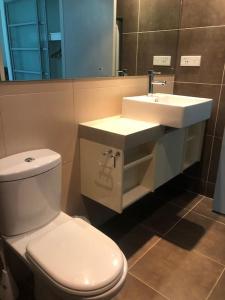 O baie la Pandanas Apt 4 (13th floor with great views)