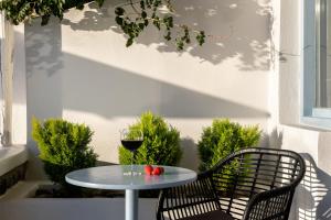 Bilde i galleriet til Athermi Suites - Adults Only i Megalokhori