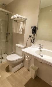 Un baño de Hostal Santo Domingo de Silos