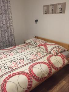 Łóżko lub łóżka w pokoju w obiekcie Apartamenty Krystyna