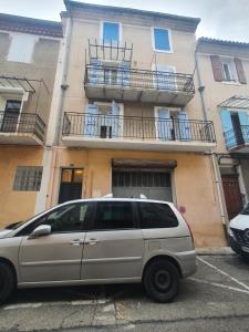 Budova, v ktorej sa apartmán nachádza